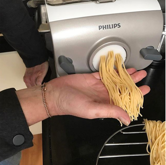 Zwerver afschaffen Afspraak Zelf pasta maken met de Philips Pastamachine » AllergiePlatform